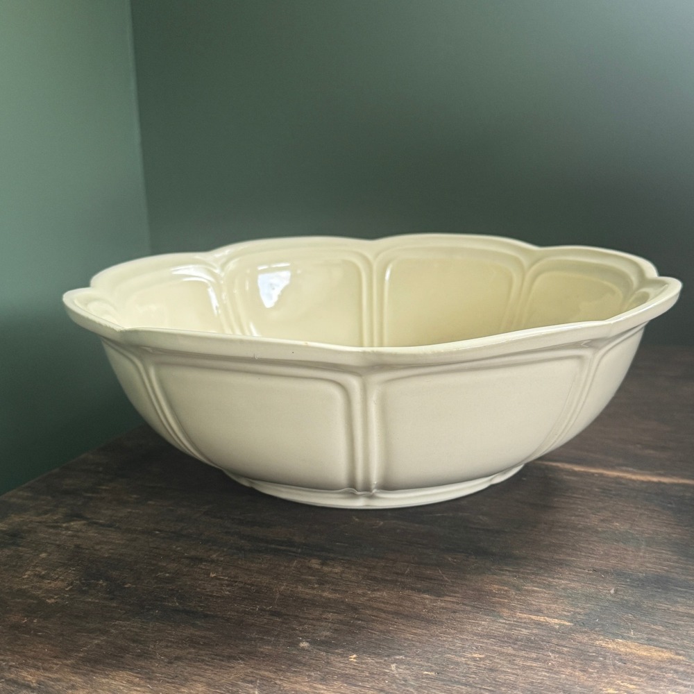 Vintage McCoy Pottery 7529 Cream Scalloped Paneled Serving Bowl Basin USA